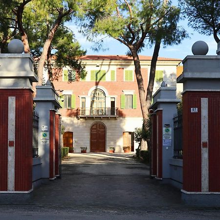 Ostello E Camere Private Prima Luce Foresteria Giulianova Exterior photo